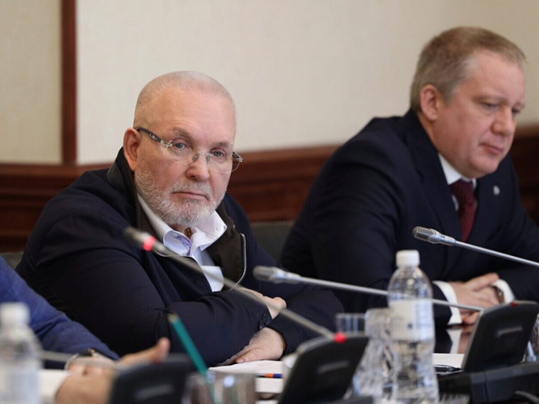 Обсудили законопроекты.