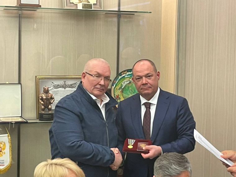 Получили заслуженные награды. Получили заслуженные награды.