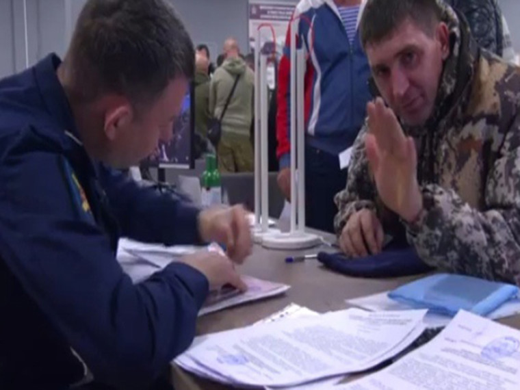 Житель алтайского села отправился на передовую из Югры. Житель алтайского села отправился на передовую из Югры.