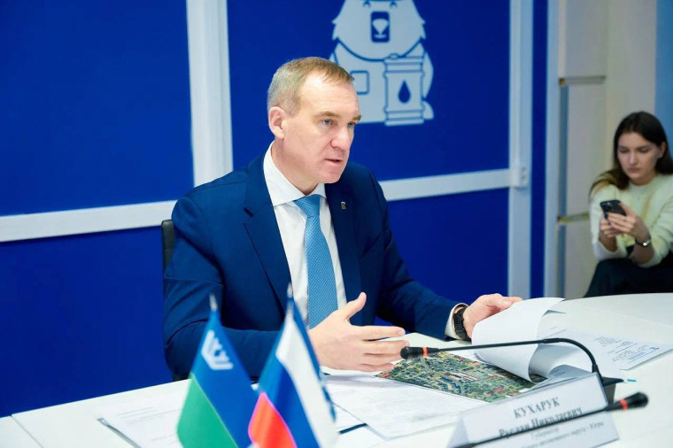 Более 700 вопросов поступило на Прямую линию с Русланом Кухаруком. Более 700 вопросов поступило на Прямую линию с Русланом Кухаруком.