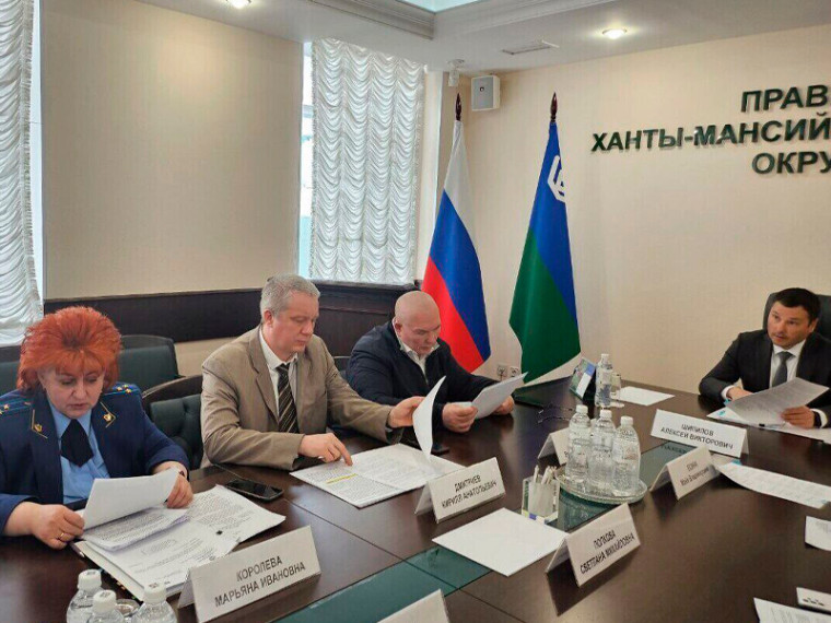 Рассмотрели законопроекты. Рассмотрели законопроекты.